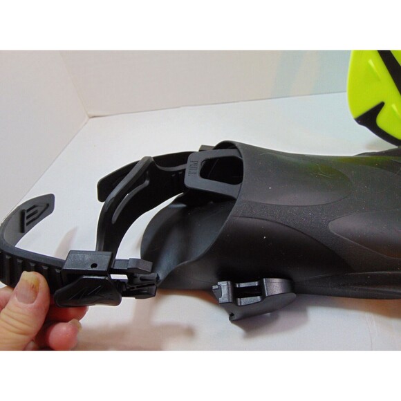 Khroom Swim/Snorkle Flippers Size S/M  (4.5 - 8.5) Adjustable Yellow and Black - Picture 7 of 9